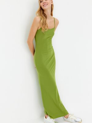 Πλεκτή μάξι φόρεμα με στενή εφαρμογή Trendyol πράσινο
