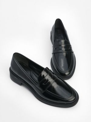 Pantofi loafer din piele de lac Marjin negru