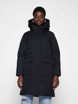 Зимнее пальто Minimum черное