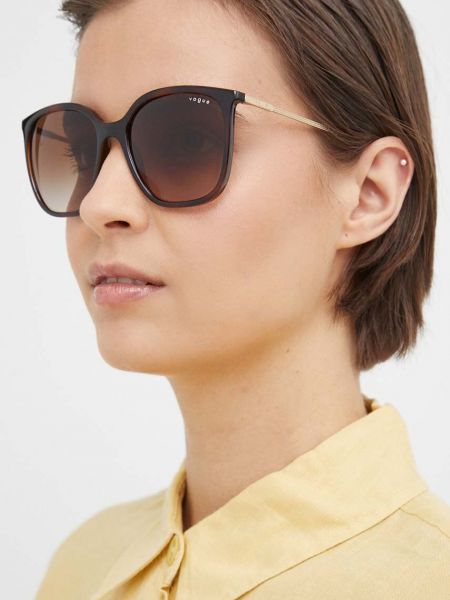 Brązowe okulary przeciwsłoneczne Vogue