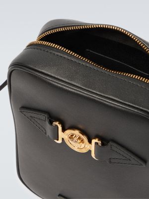 Usnjena crossbody torbica Versace črna