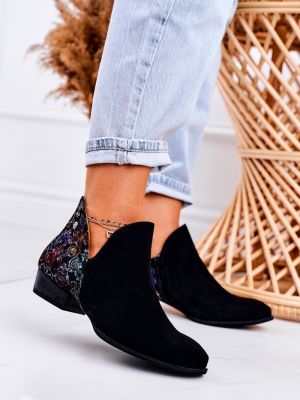 Usnjene nizki čevlji s cvetličnim vzorcem Kesi črna