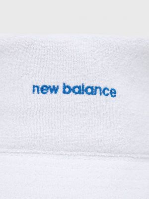Шапка New Balance белая