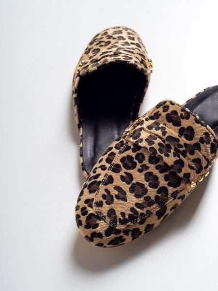 Papuci de casă din piele cu model leopard Luvishoes maro