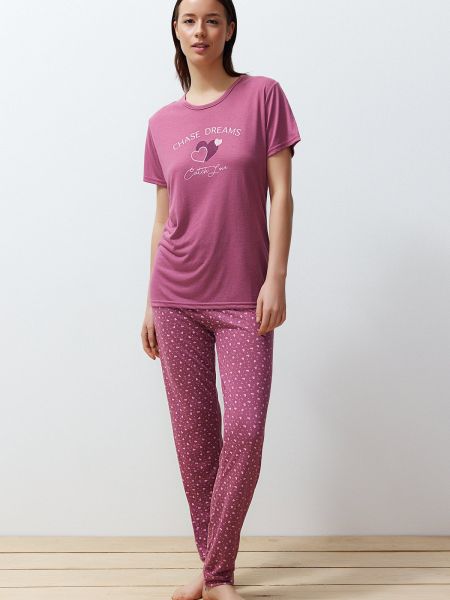 Pijamale tricotate cu motiv cu inimi Trendyol roz