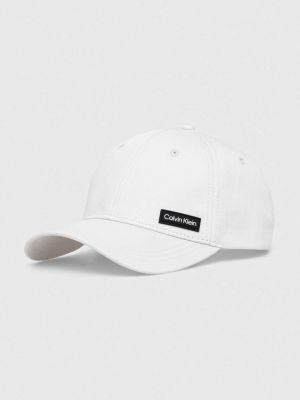 Памучна шапка с козирки с апликация Calvin Klein бяло