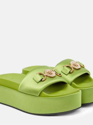 Сатенени ниски обувки на платформе Versace зелено