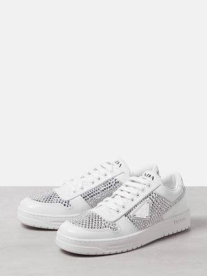 Δερμάτινα sneakers με πετραδάκια Prada λευκό