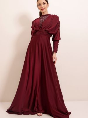 Saténové dlouhé šaty s knoflíky s korálky By Saygı