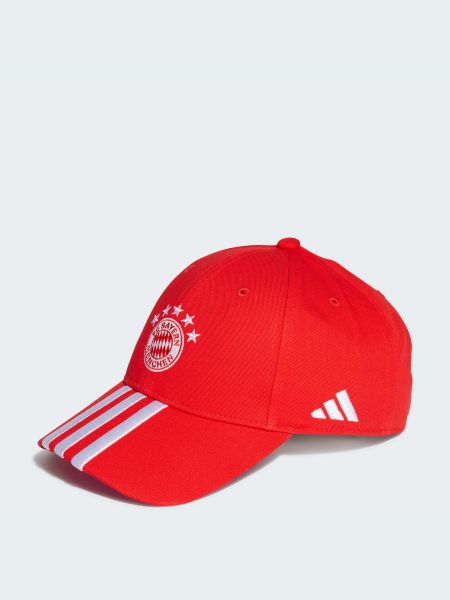 Красная кепка Adidas