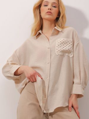 Lininė marškiniai su kišenėmis Trend Alaçatı Stili smėlinė