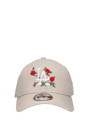 Haftowana czapka z daszkiem bawełniana w kwiatki New Era beżowa