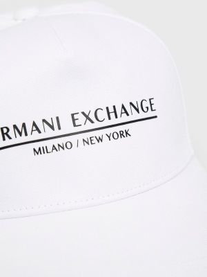 Czapka z daszkiem bawełniana z nadrukiem Armani Exchange biała