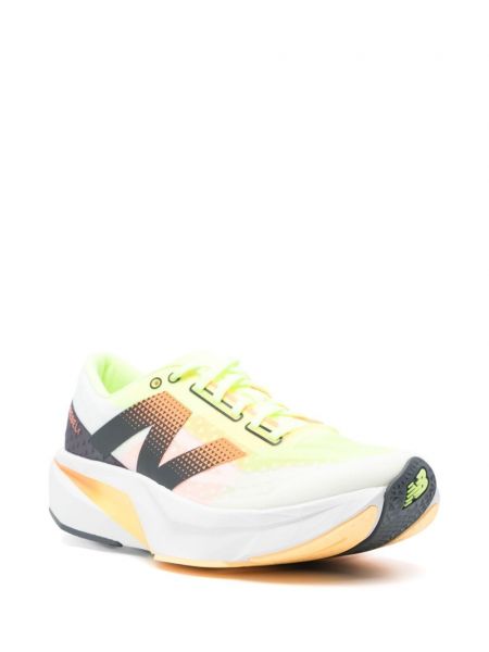 Baskets New Balance FuelCell blanc