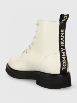 Kožené šněrovací kotníkové boty na podpatku Tommy Jeans bílé