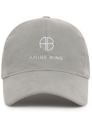Kapa s šiltom z vezenjem Anine Bing siva