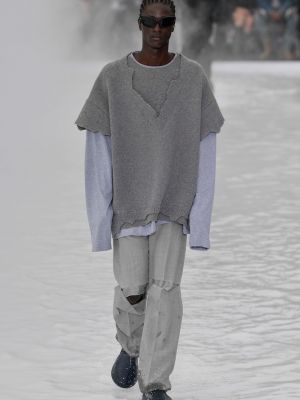 Obnosené vlnené nohavice Givenchy sivá