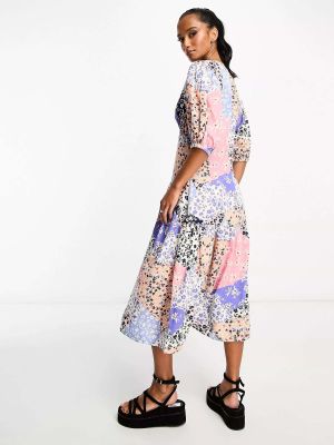 Платье миди в цветочек с принтом с v-образным вырезом Influence