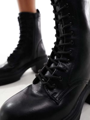 Ботинки на шнуровке на каблуке New Look черные
