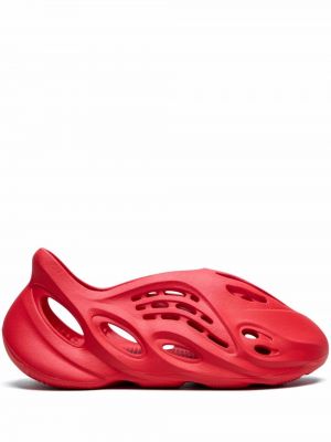 Superge Adidas Yeezy rdeča