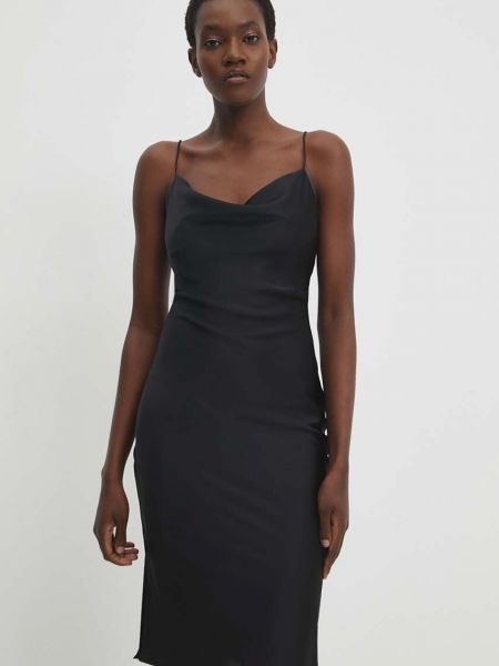 Sukienka mini dopasowana Answear Lab czarna