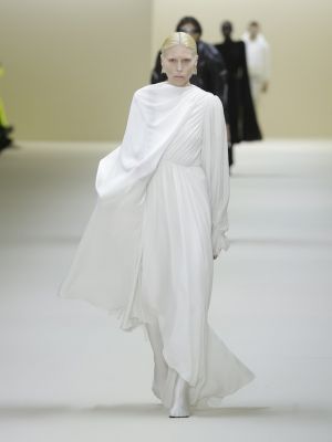 Maksi haljina s draperijom Balenciaga bijela