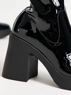 Ботинки на каблуке на платформе New Look черные