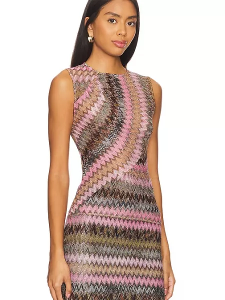 Atlet Missoni pembe