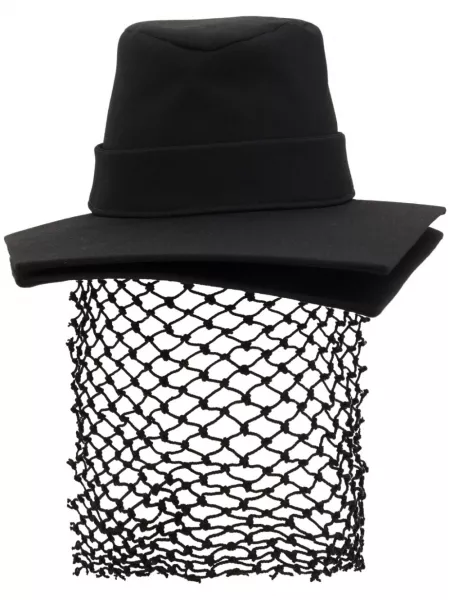 Hat i uld i mesh Yohji Yamamoto sort